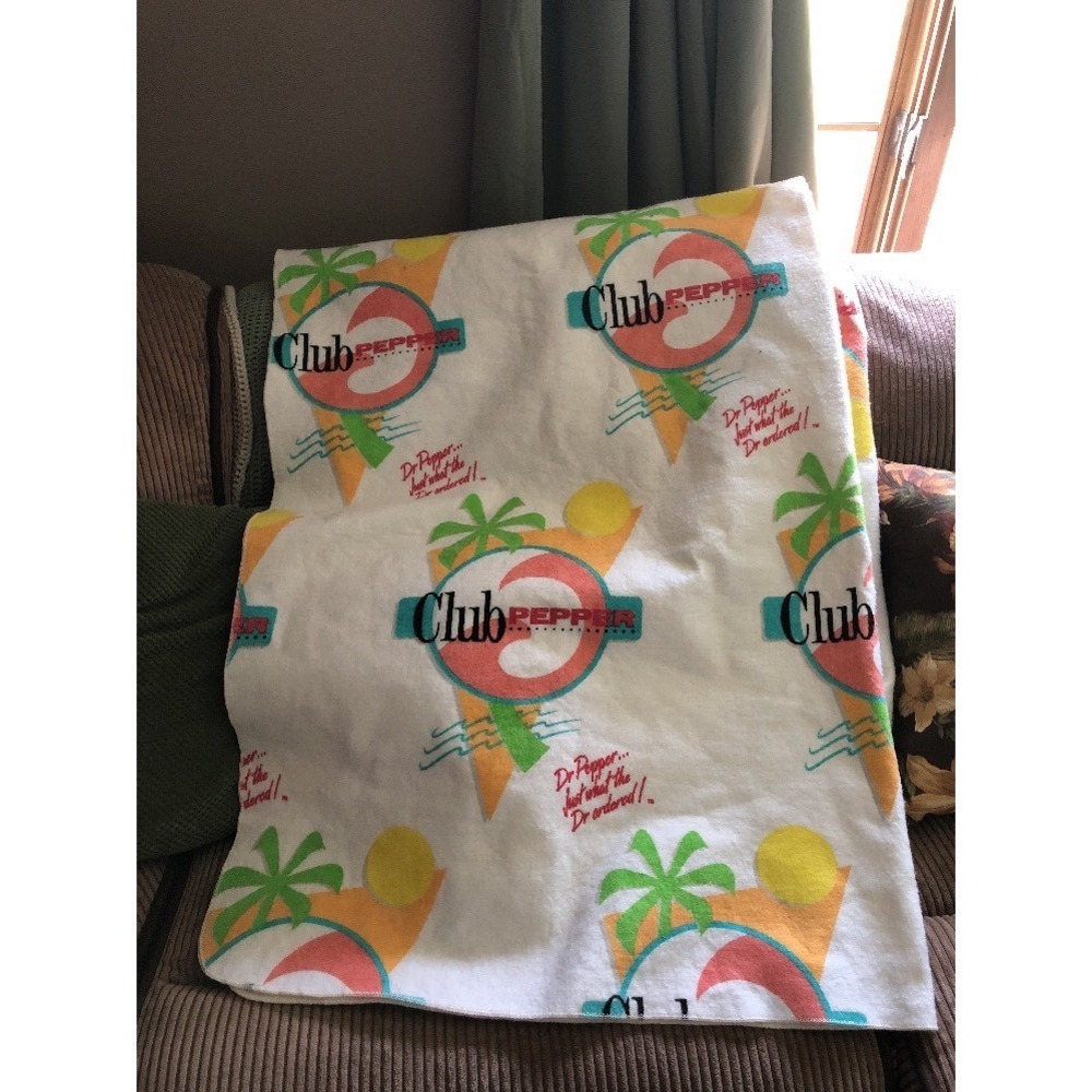 Dr Pepper Beach Towel Unisex OS White Good Vintage Club Pepper‎ 80s Retro USA